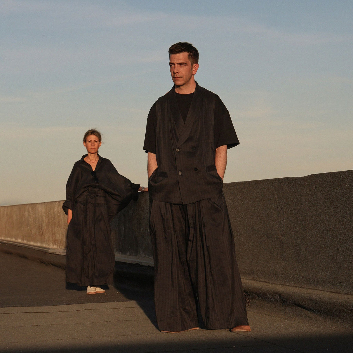 TROUSERS-LIGHT-COTTON-BLACK-LR3