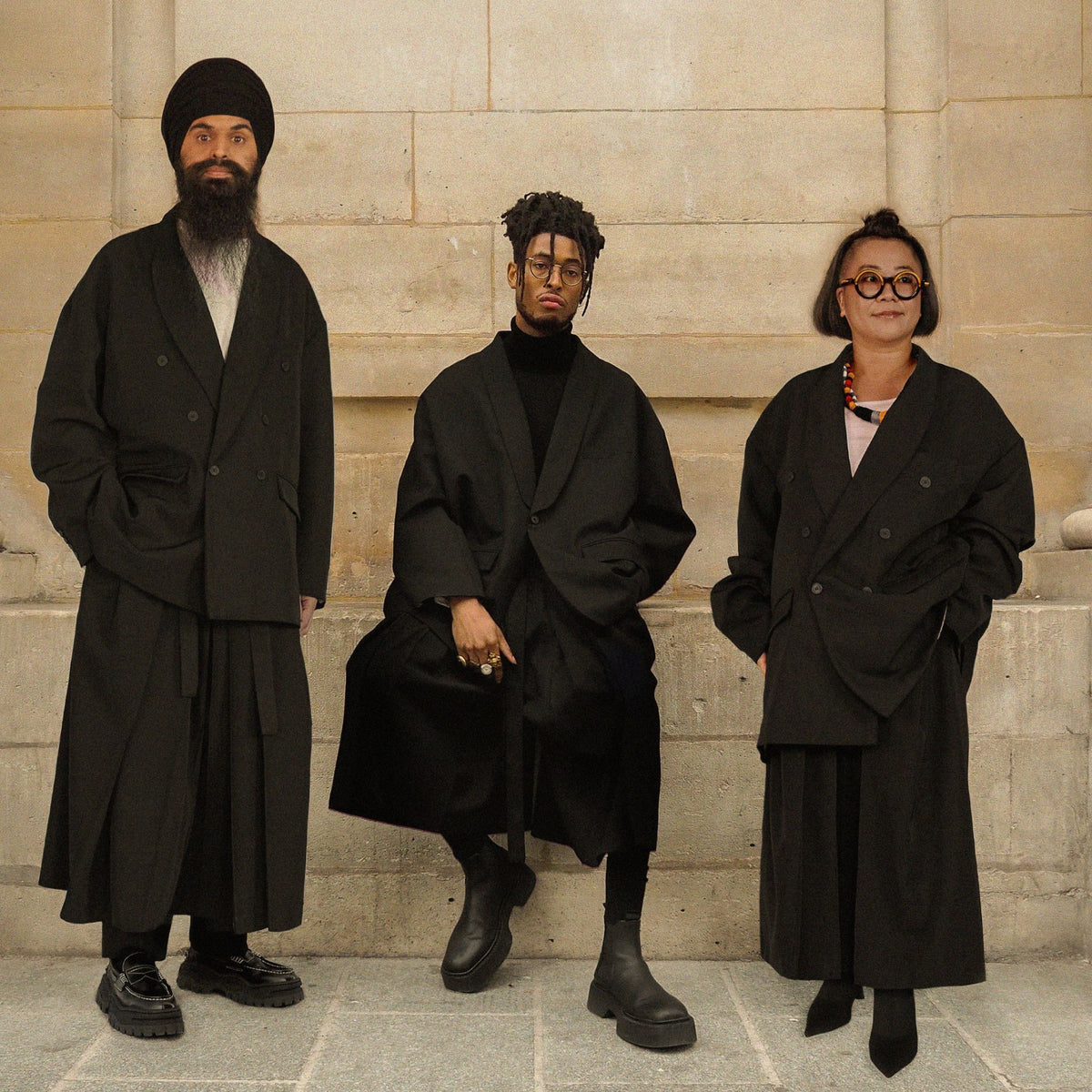 BLACK-BLAZER-GENDERLESS-LR3-LOUIS-RUBI