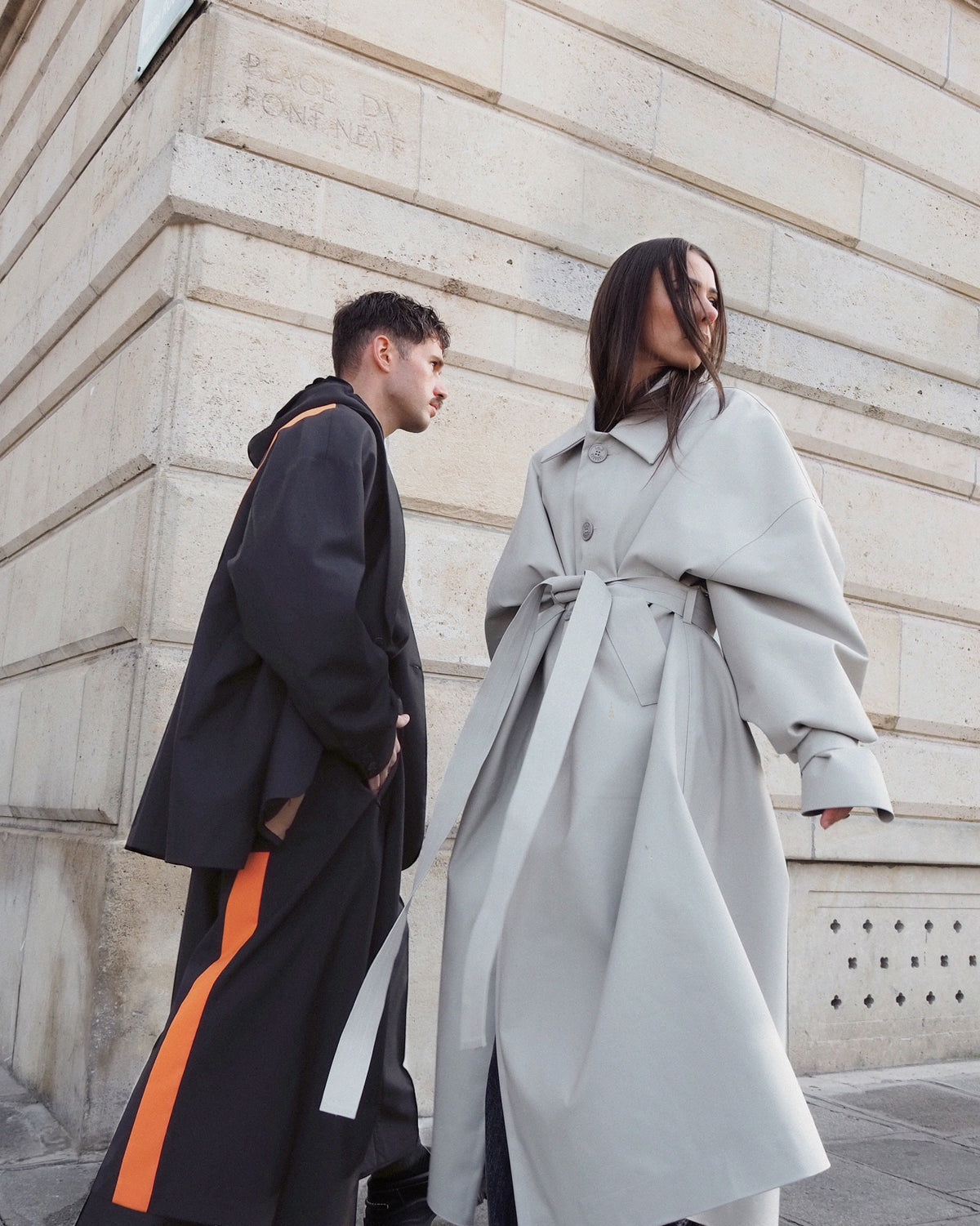 GREY-TRENCHCOAT-STREETSTYLE-LR3-LOUIS-RUBI
