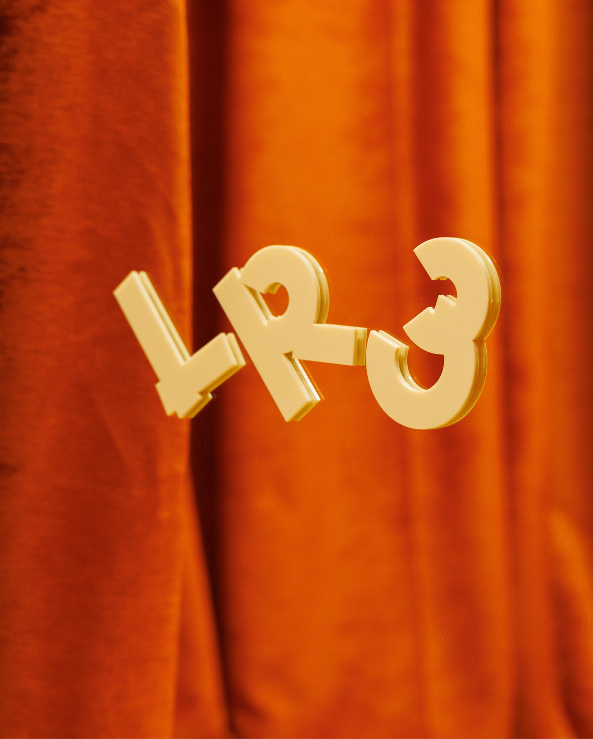 MIRROR-SIGNAGE-LR3-LOUIS-RUBI