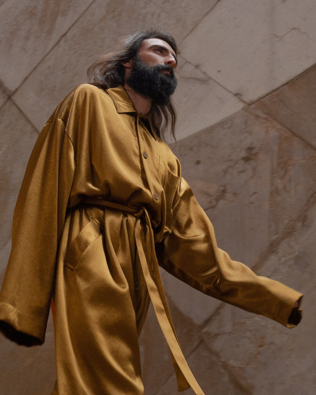 GOLD-OVERALL-STREETSTYLE-LR3-LOUIS-RUBI