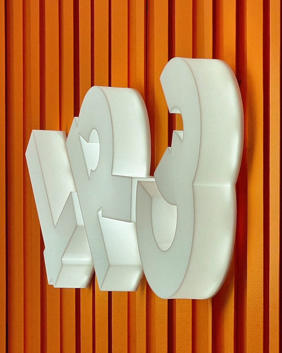 NEON-LR3-PARIS-POP-UP-BOUTIQUE-LOUIS-RUBI