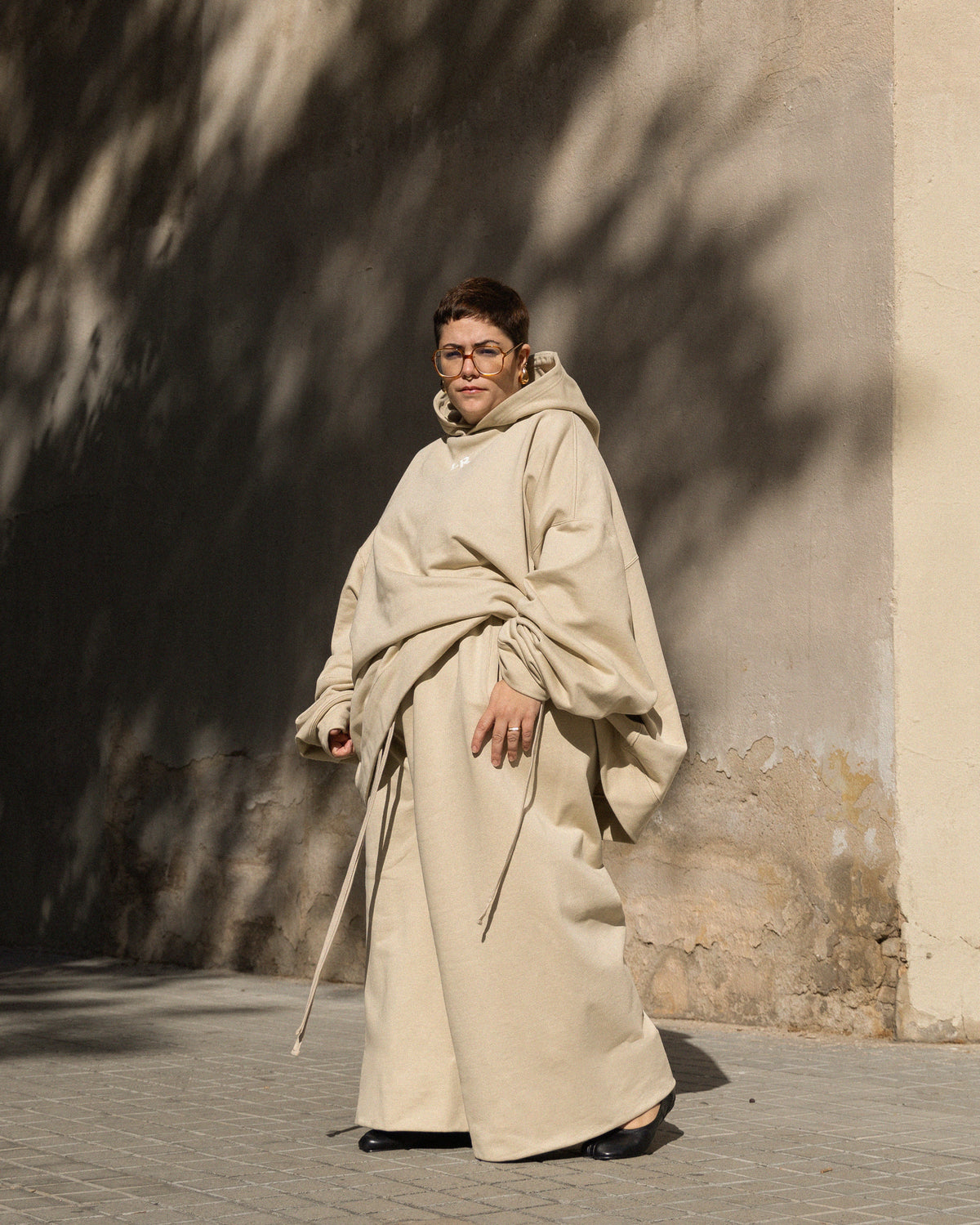 TRACKSUIT-BEIGE-OVERSIZE-STREETSTYLE-LR3-LOUIS-RUBI
